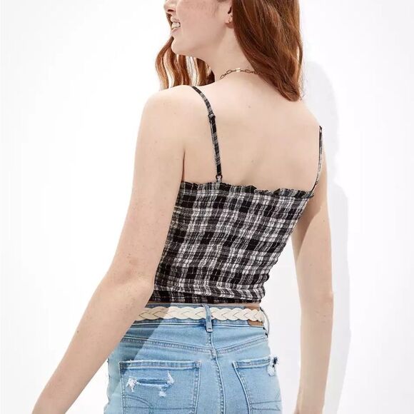 Aeo Sweetheart neck Skinny straps
Ruched details
Smocked details
Plaid pattern - Picture 2 of 8